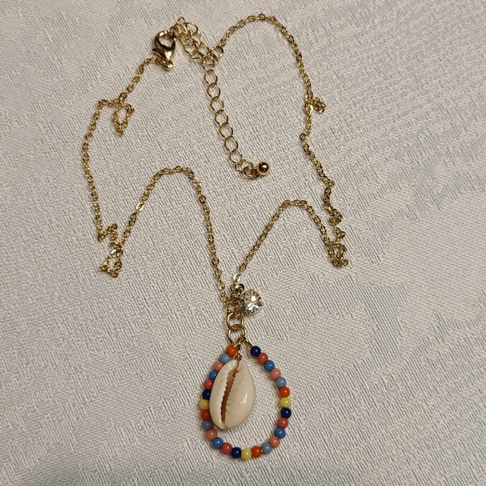 Colored beads with a shell necklace - Picture 3 of 4